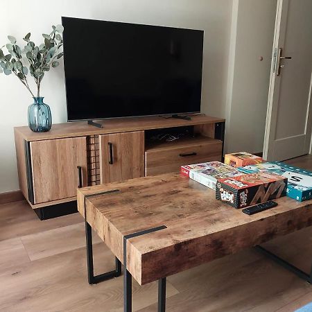 Spacious Two-Bedroom Apartment In The City Center Cracovia Exterior foto