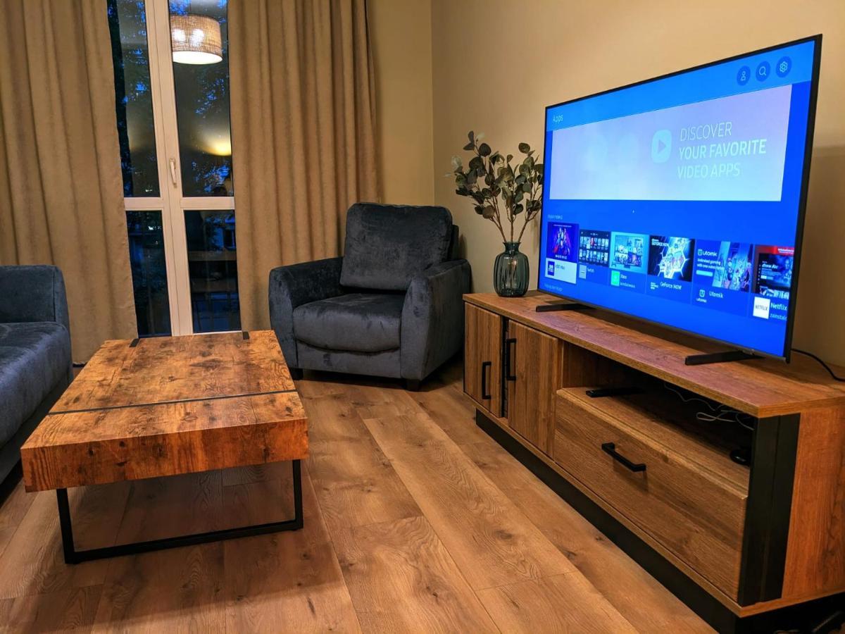 Spacious Two-Bedroom Apartment In The City Center Cracovia Exterior foto
