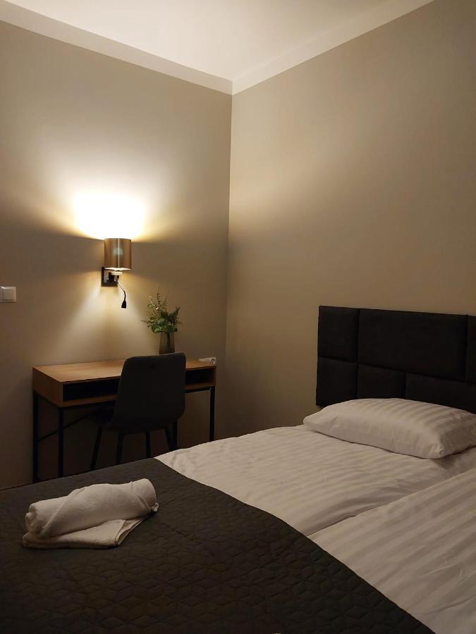 Spacious Two-Bedroom Apartment In The City Center Cracovia Exterior foto