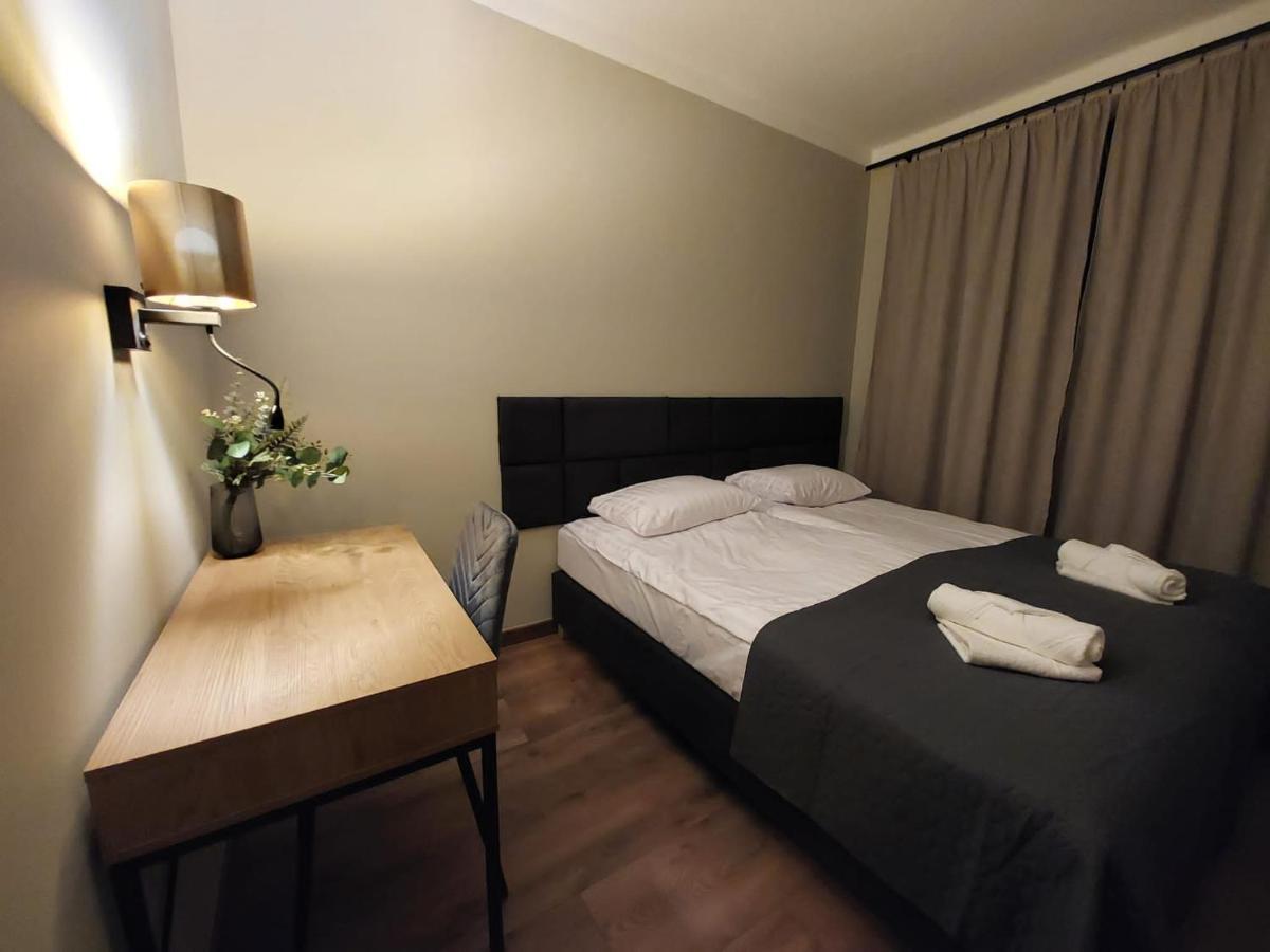 Spacious Two-Bedroom Apartment In The City Center Cracovia Exterior foto