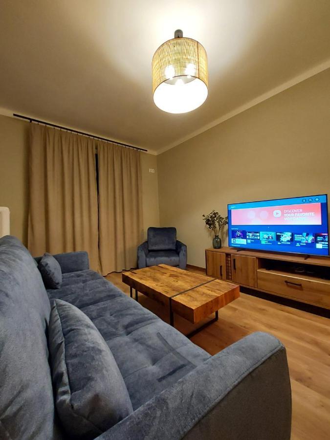 Spacious Two-Bedroom Apartment In The City Center Cracovia Exterior foto