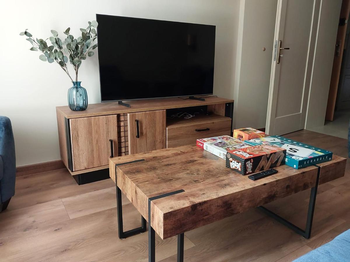 Spacious Two-Bedroom Apartment In The City Center Cracovia Exterior foto